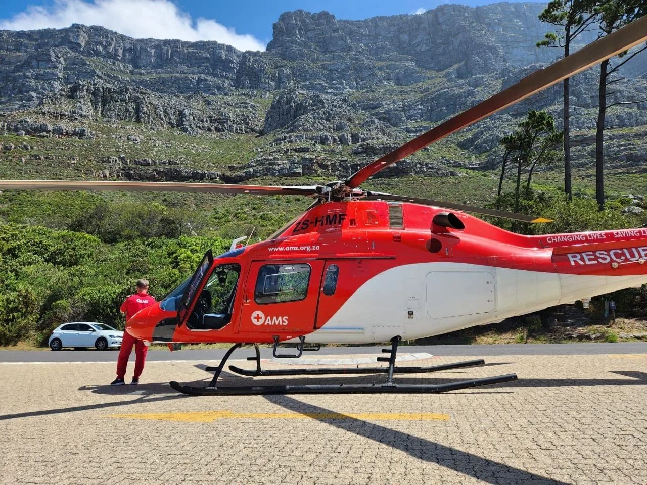 Two hikers airlifted from Platteklip Gorge, Table Mountain