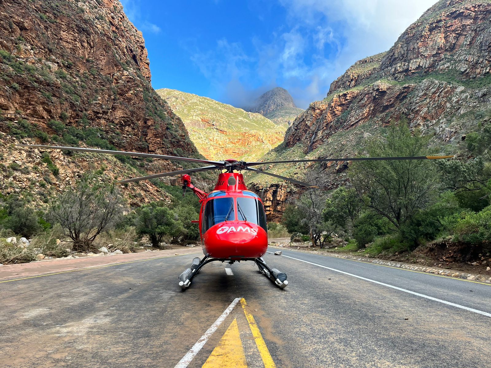 Six rescued from flash floods & landslides in Meiringspoort & Klaarstroom